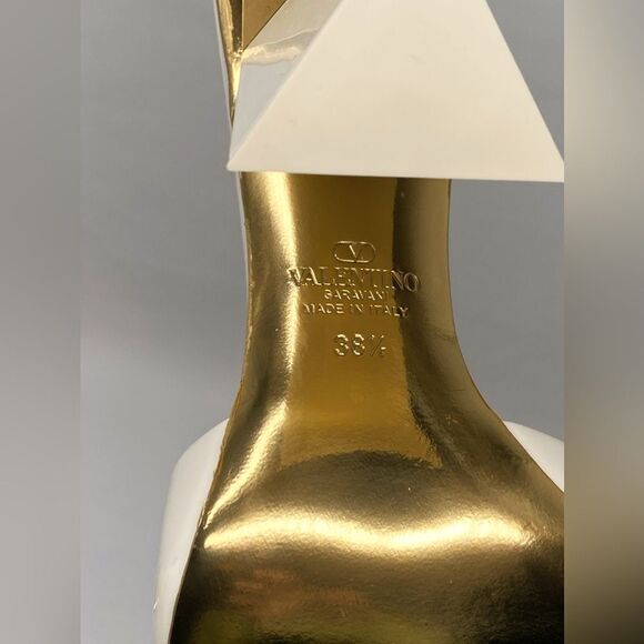 Valentino Garavani One Stud Hyper Slide Sandals In Patent Leather size 38.5 - Picture 15 of 15